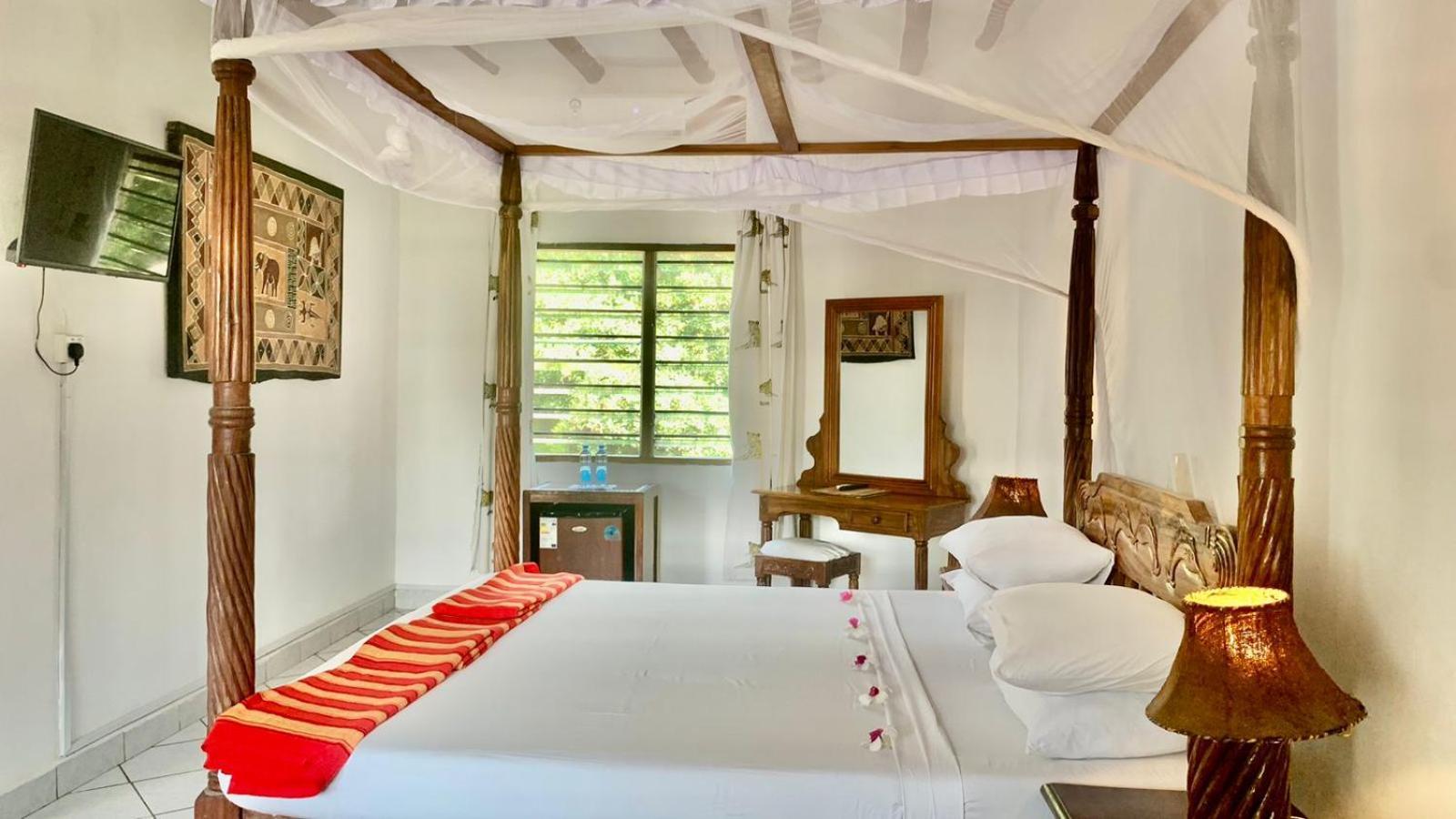 Lily Palm Resort Ватаму Екстер'єр фото